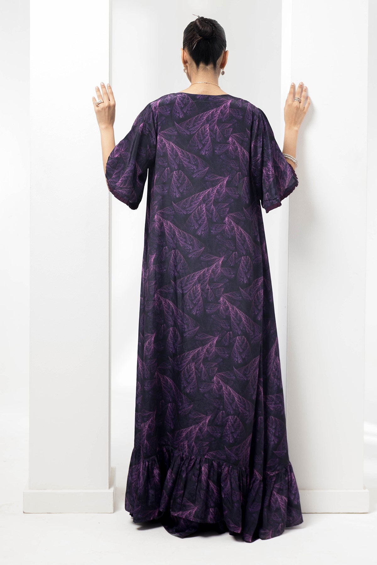 petal haze cape & slit skirt with handwork blouse