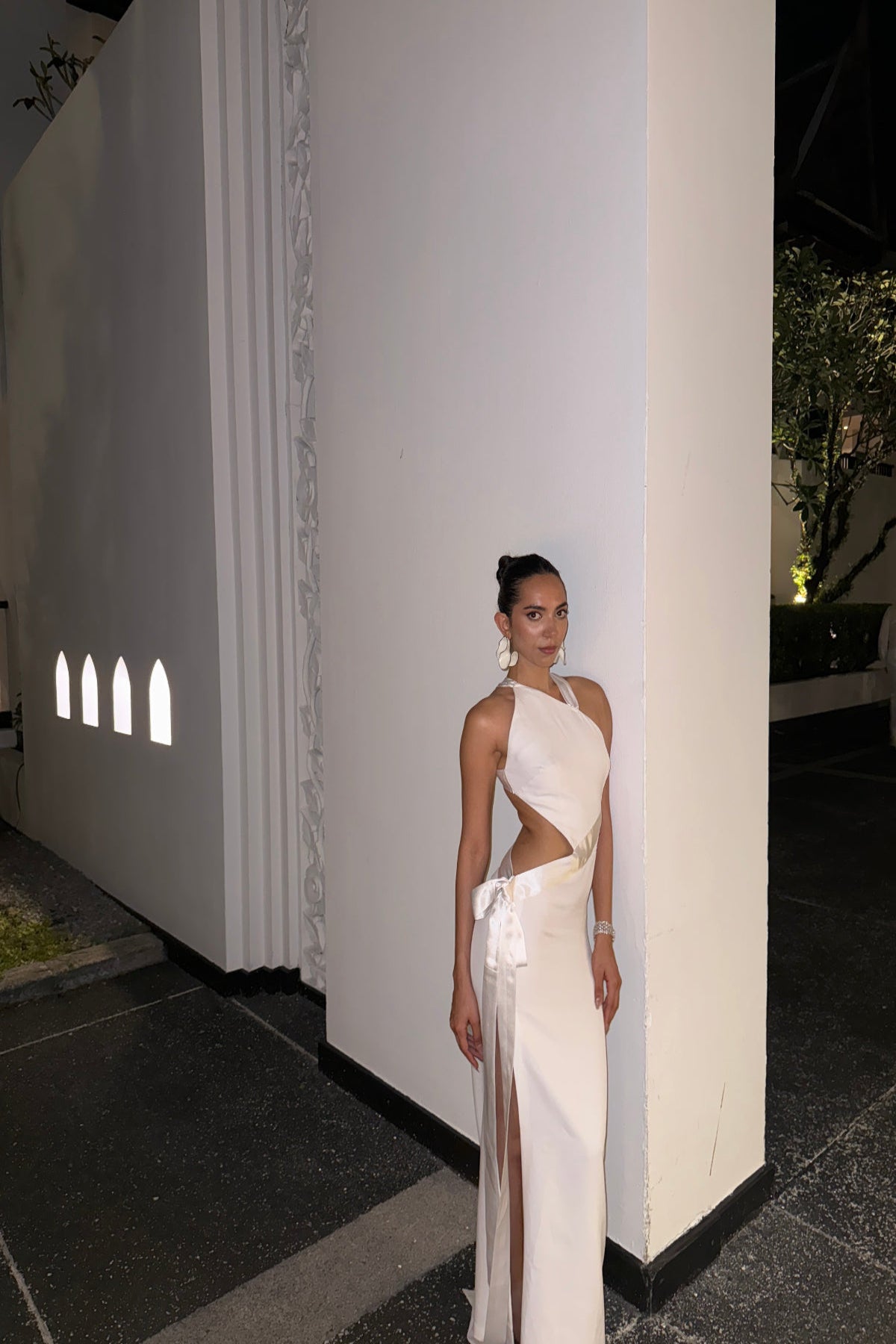 Belliappa Mathanda Pragathi Belliappa In Ivory slake cut bow dress – Puneetkapoorlabel