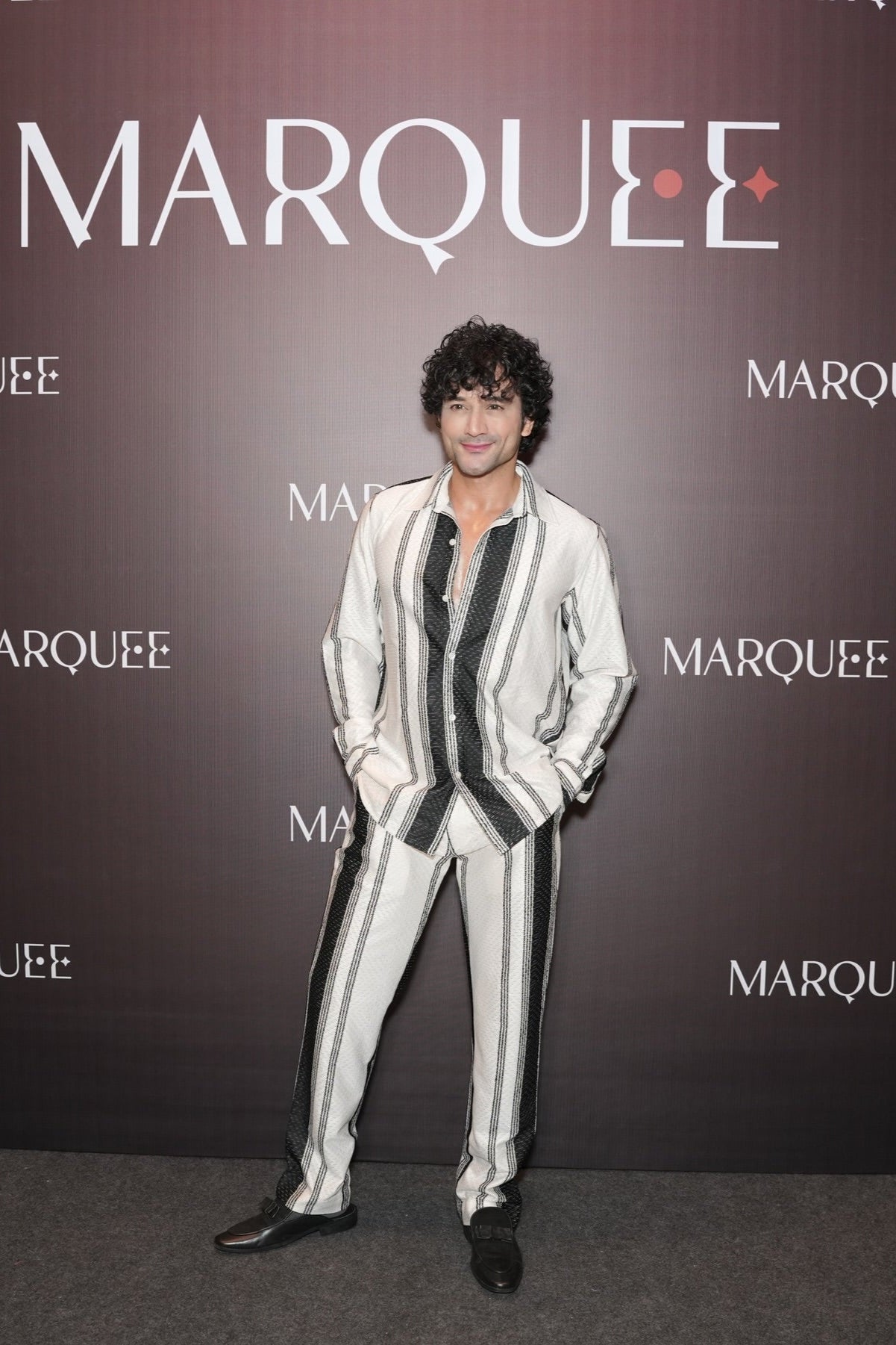 caia black-white cord set