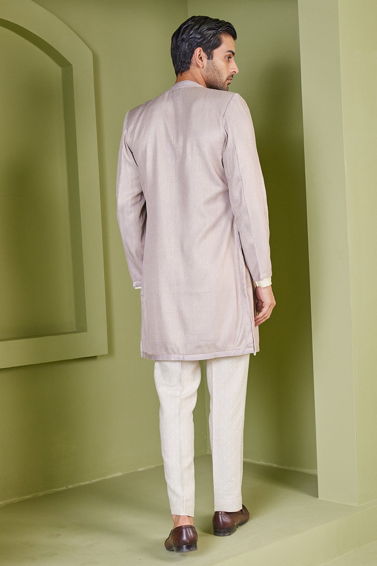 Textured Neck Kurta With Open Zari Pink Jacket Set
