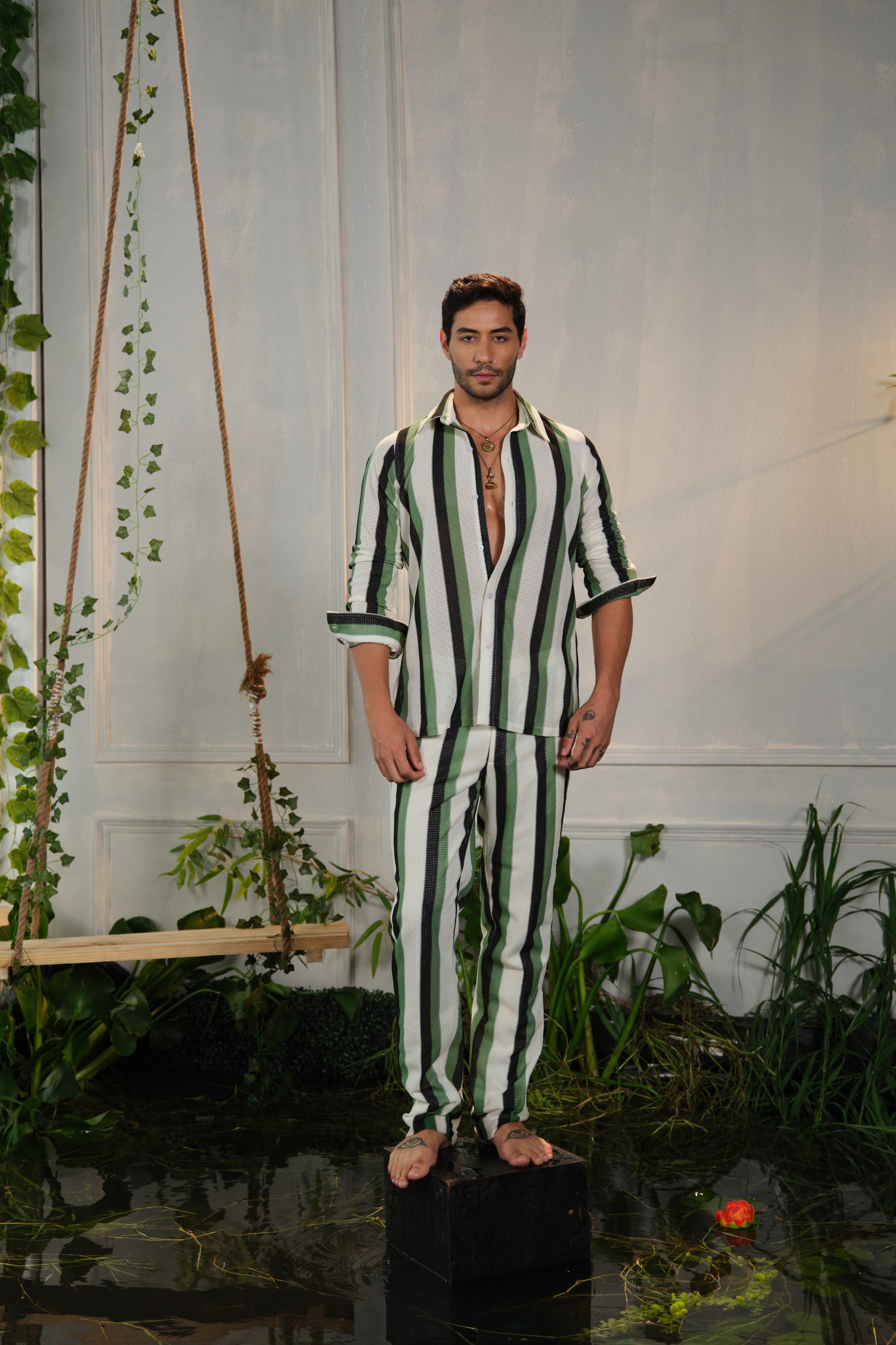 caia green-white cord set