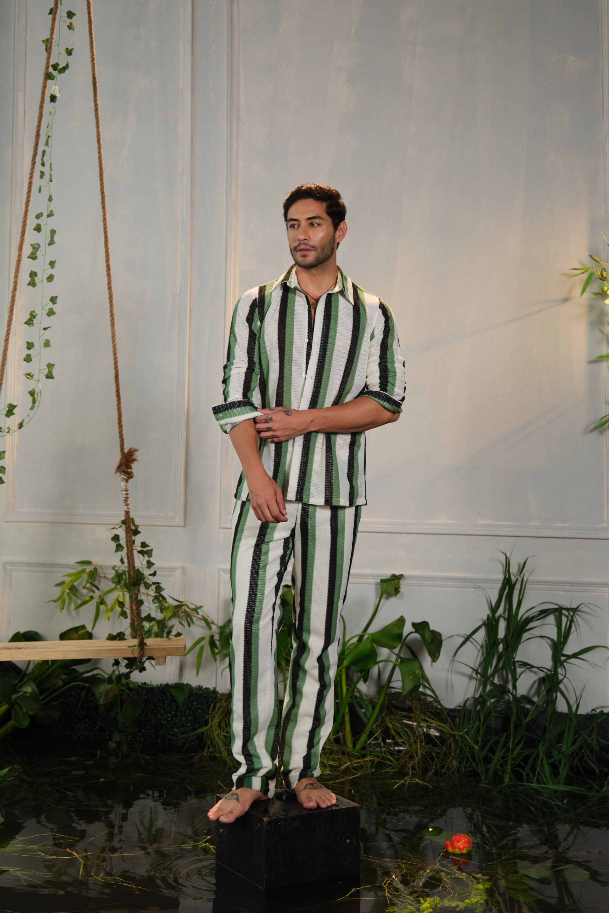 caia green-white cord set