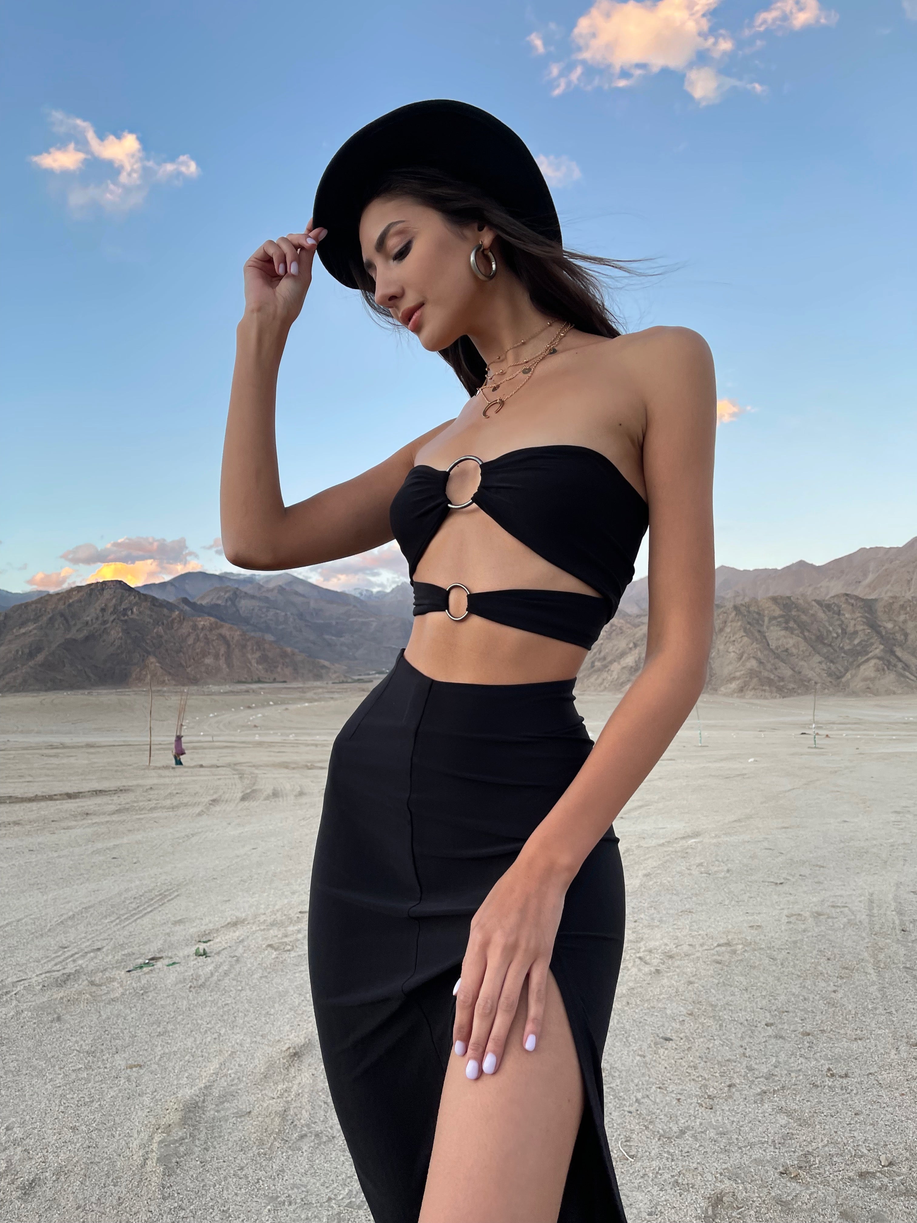 Buckle bustier with slit skirt